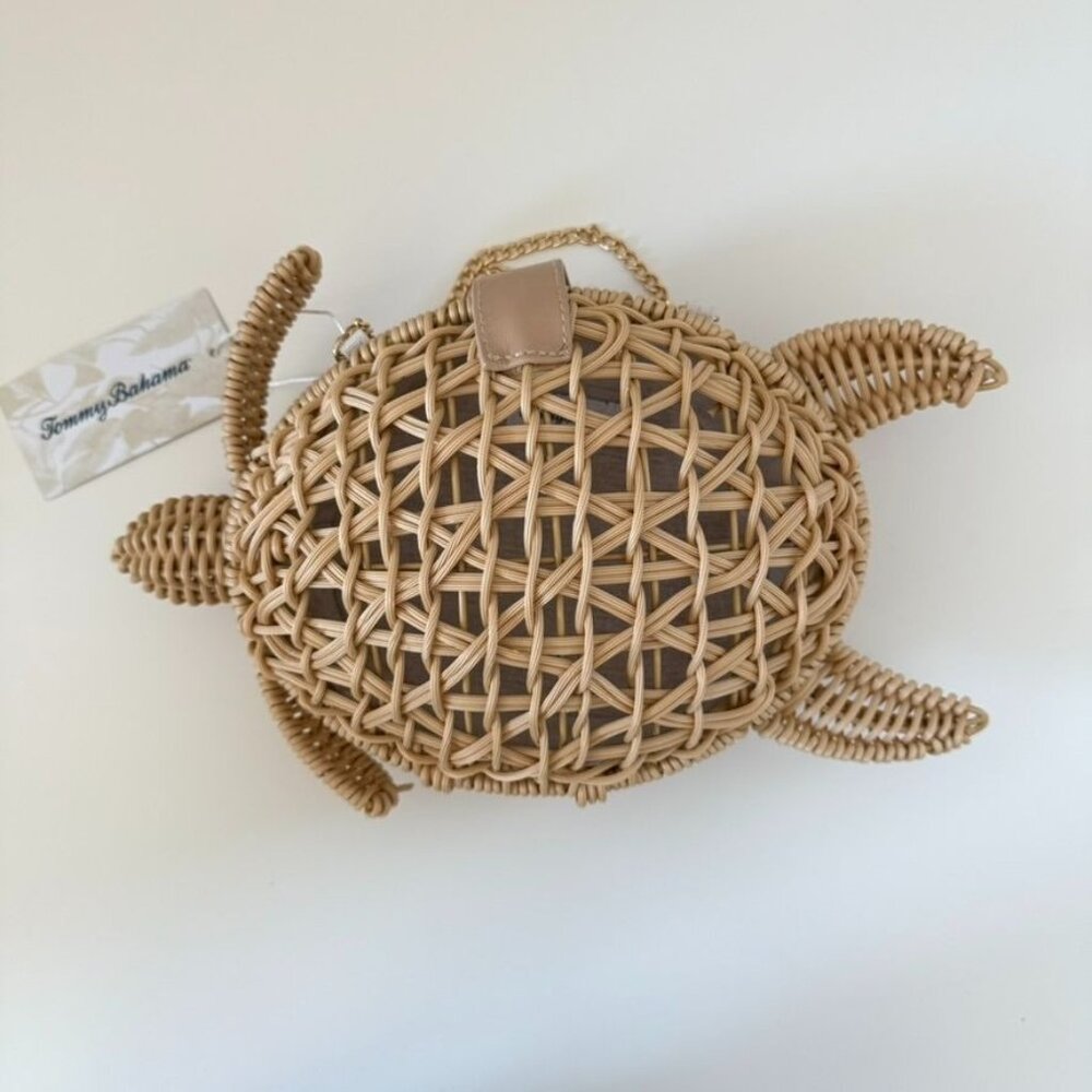 Tommy Bahama Turtle-Shaped Crossbody Bag  Woven Wicker & Linen Lining  NWT